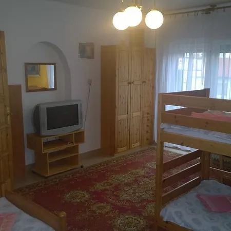 Fekete Macska Panzio Pensjonat *