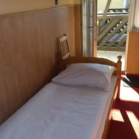 Fekete Macska Panzio * Balatonkeresztúr
